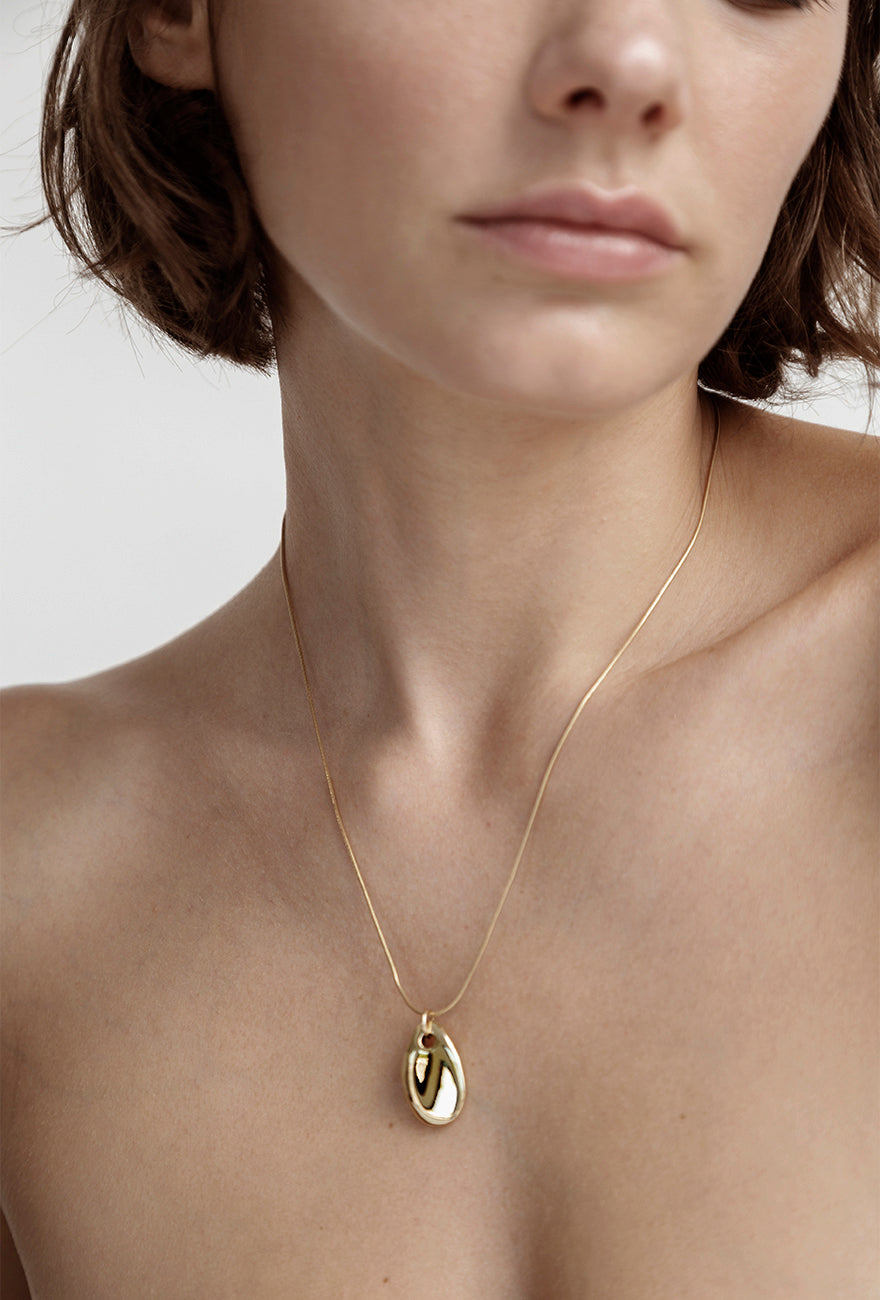 Emilie Gold Short Pendant Necklace in Iridescent Drusy | Kendra Scott